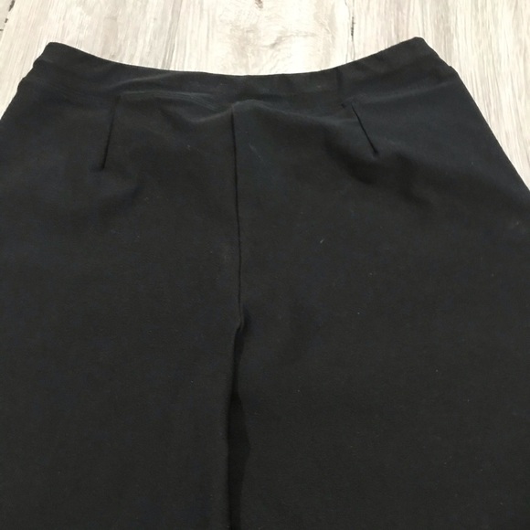 Lucy Black Everyday Yoga/Athletic Capris w/Pockets - Picture 6 of 6